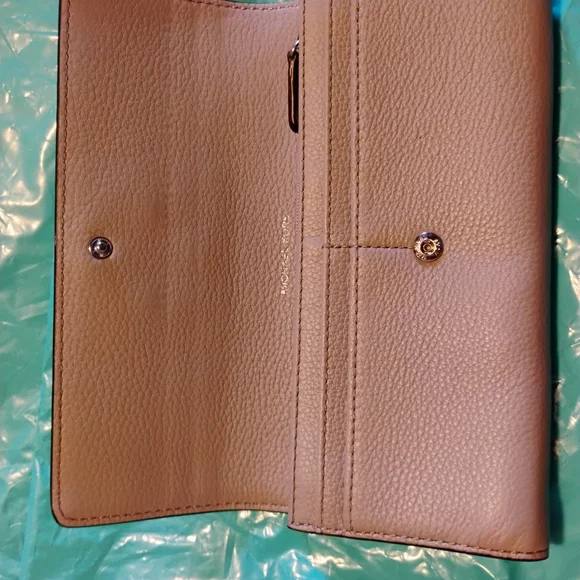 Michael Kors Light Gray Tote with Tassel and Wallet - Picture 11 of 15